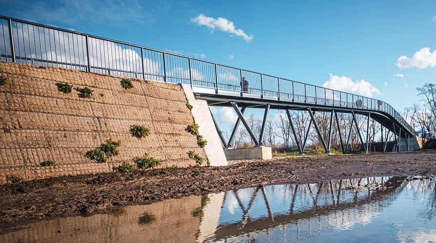Ochrona przeciwerozyjna lica konstrukcji z gruntu zbrojonego
