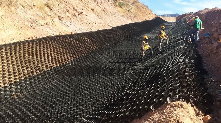 Geokraty jako ochrona przeciwerozyjna w kanale wodnym