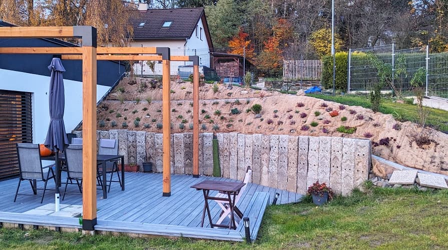 Mata kokosowa w ogrodzie