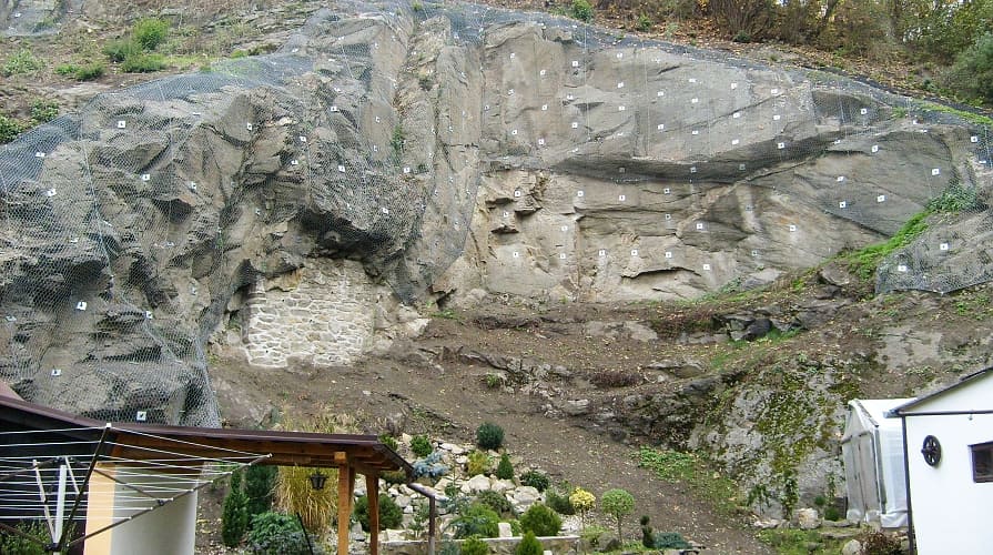 Geosiatki na skarpy skalne