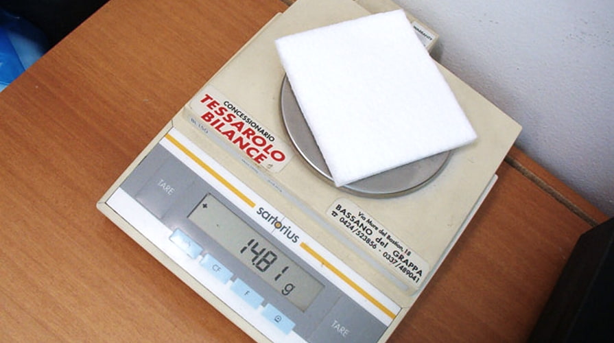 Masa powierzchniowa (gramatura) określa masę na jednostkę powierzchni